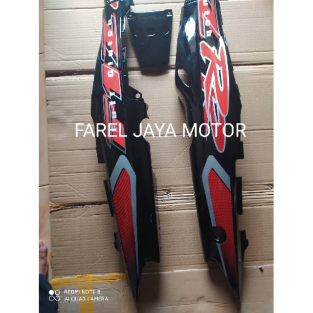 Cover body belakang Yamaha  F1Zr hitam