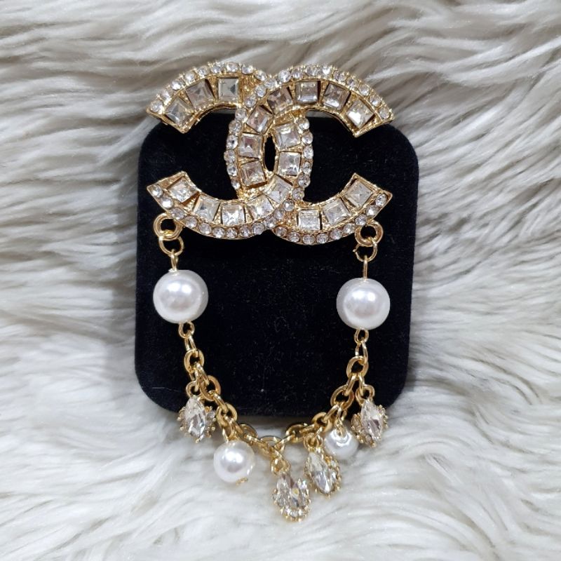 Bros import Bros Channel cantik untuk hiasan baju di dada kualitas Import Peniti Baju Import bros Branded Band channel  Pearl Mutiara Premium fashion import bahan Bagus B04