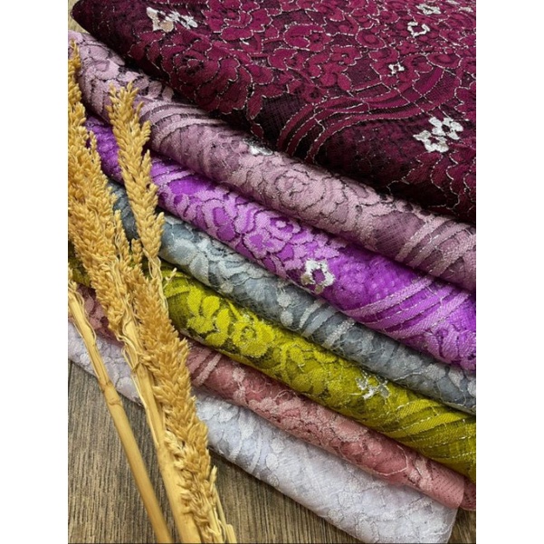 Kain brokat metalik outline silver 2.6M original by Djuwita Kebaya