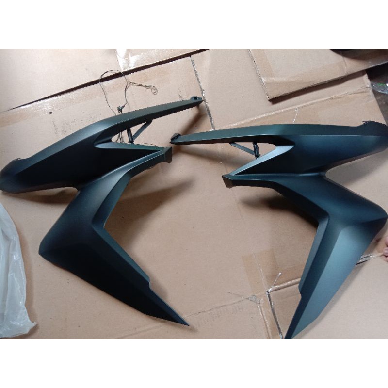 sayap Vario 150 new hitam doff