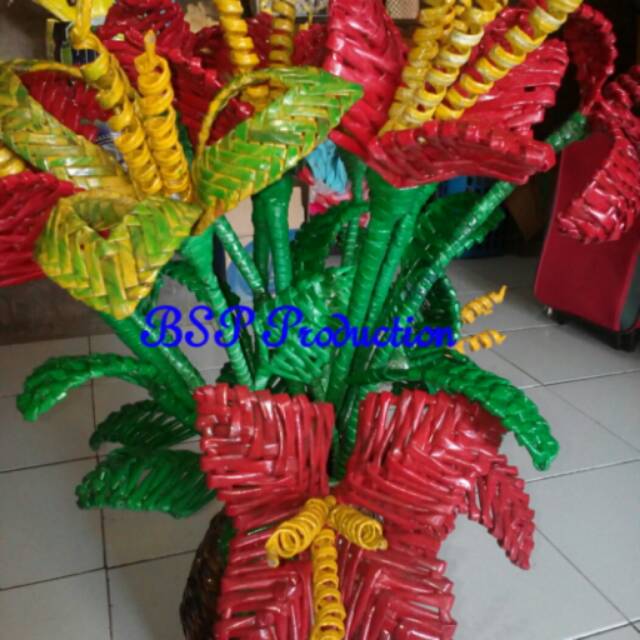 

Bunga dari koran