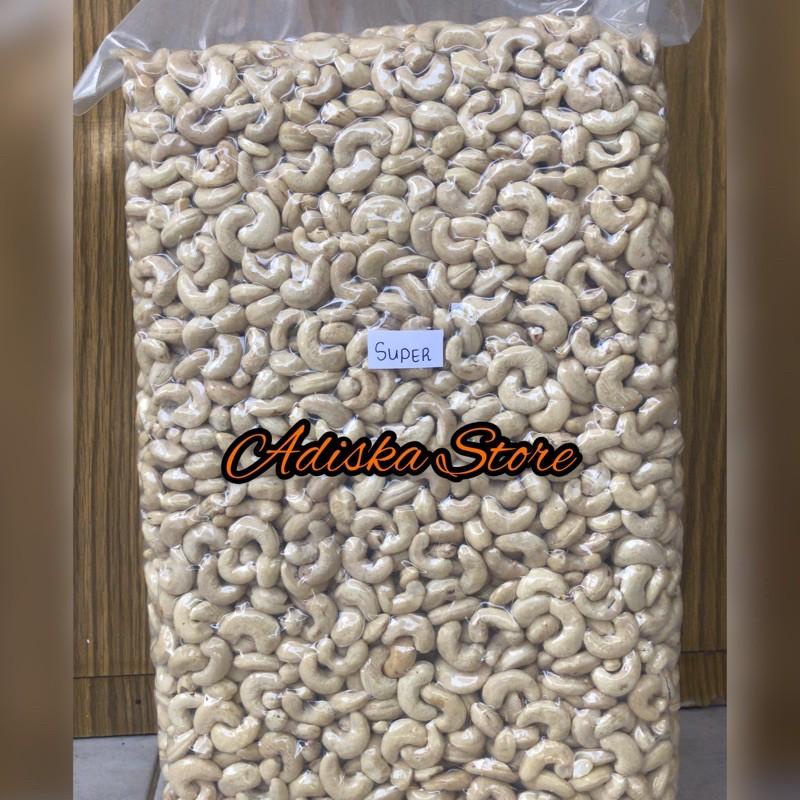 

Kacang Mede / Mete Mentah Utuh Vakum 250 Gr Cod Dan Best Seller