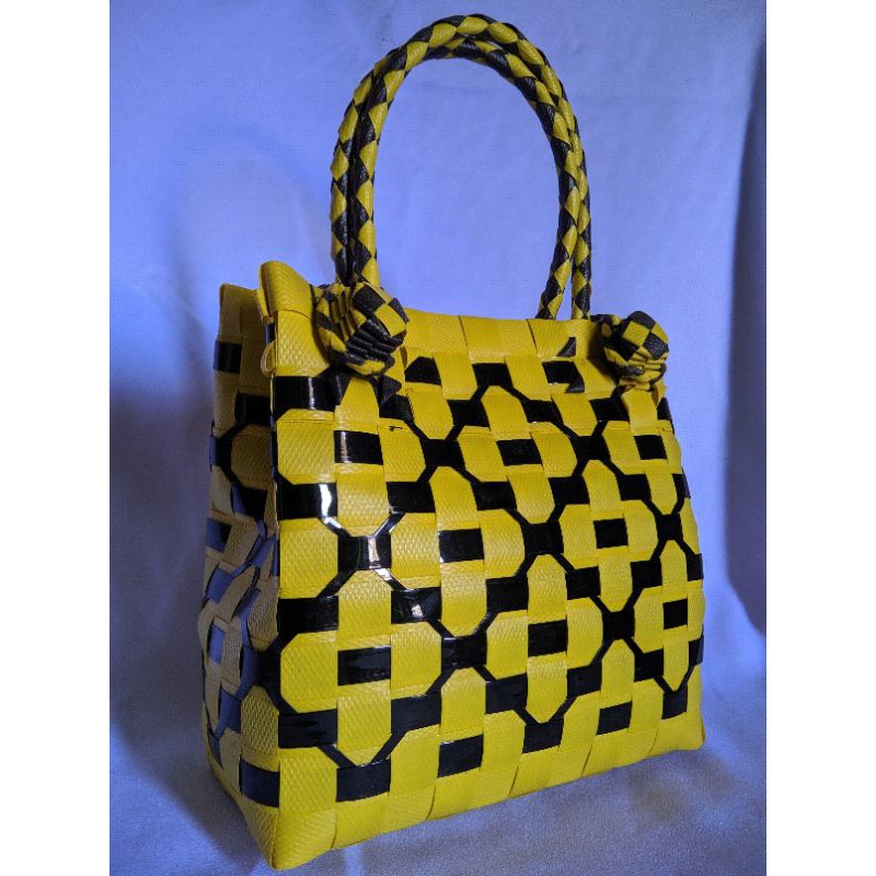 Tas Anyaman Dari Tali Plastik Khas Amuntai