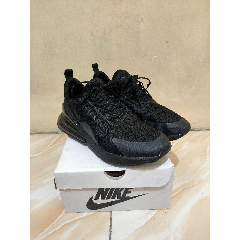 Sepatu Nike Air Max 270 hitam size 43 triple black sneakers Second Preloved bekas