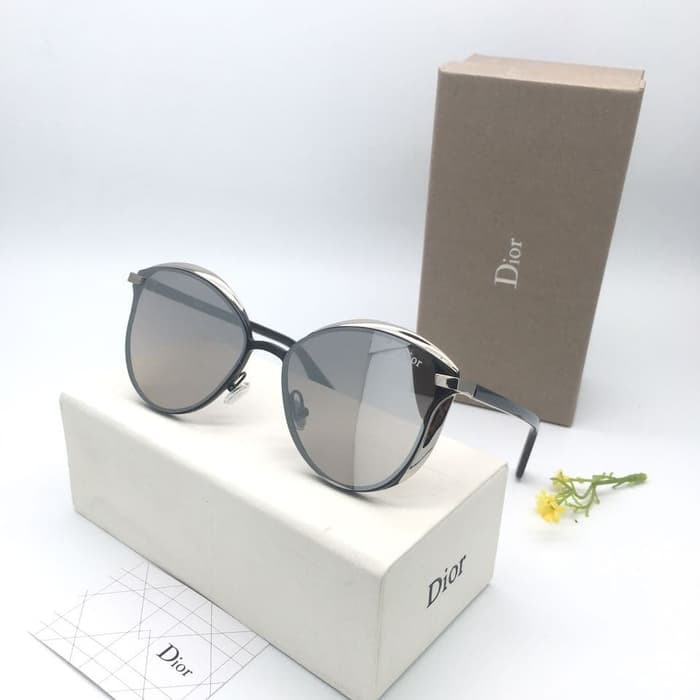 Sunglass Kacamata Wanita  Dr P8A + Box Resleting &amp; Cairan Pembersih + Quality Premium