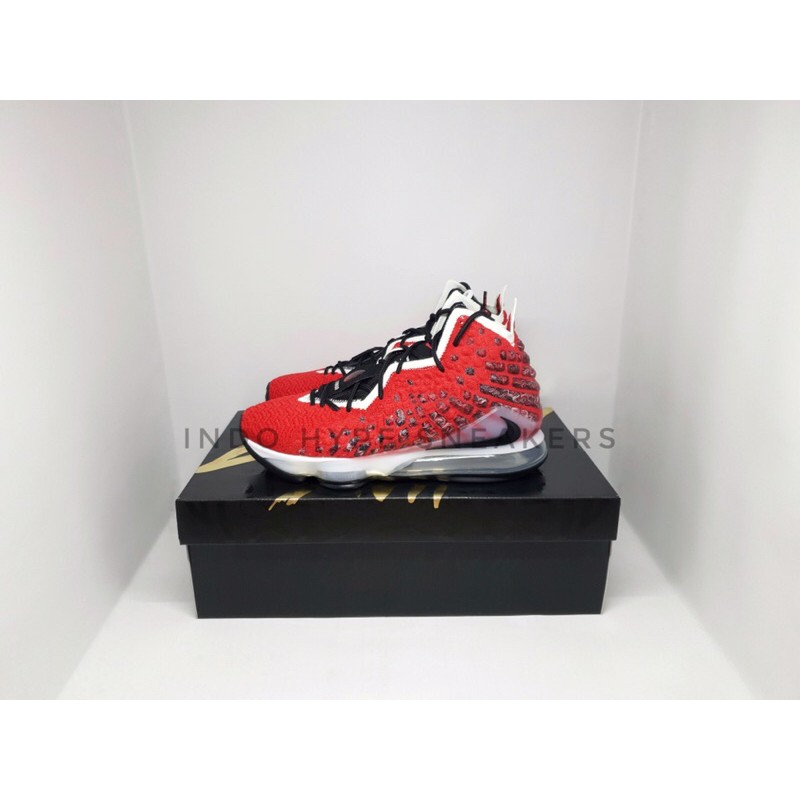 Nike Lebron 17 UPTEMPO