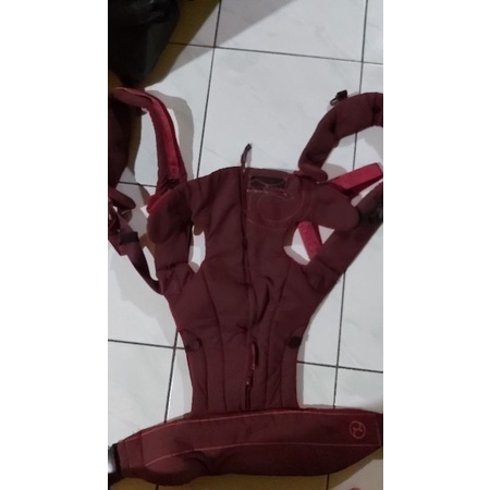 Gendongan bayi cybex