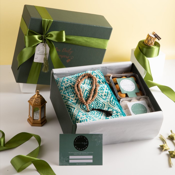 

Hampers lebaran premium / Hampers Eid Mubarak Sajadah
