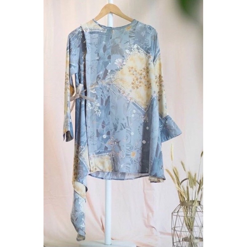 Ria Miranda Earth Top Blue