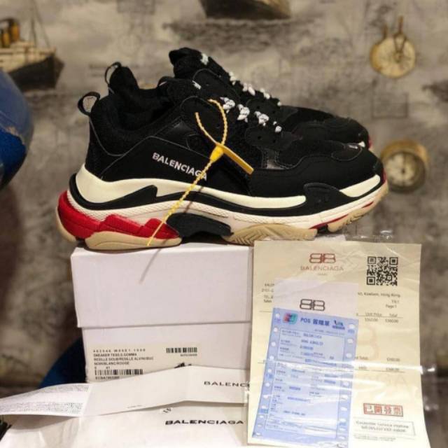 Balenciaga Triple S 3.0 black red