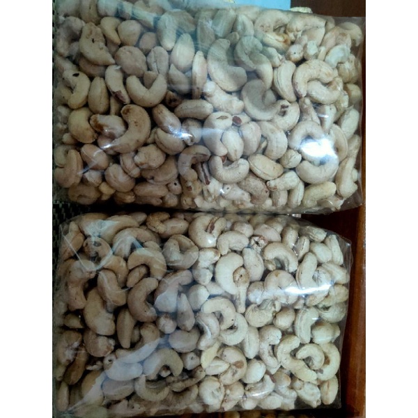 

Kacang Mete asli Wonogiri Mentah 1Kg