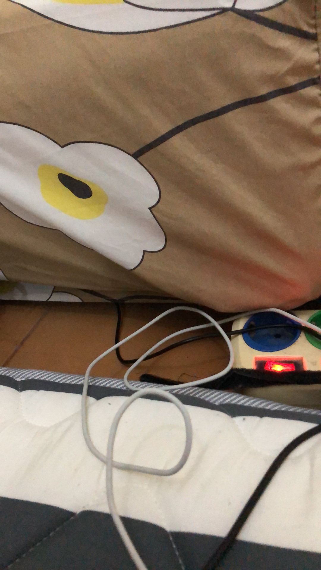 Tempat Payung Rotan Sintetis Bentuk Kotak Dan Bulat