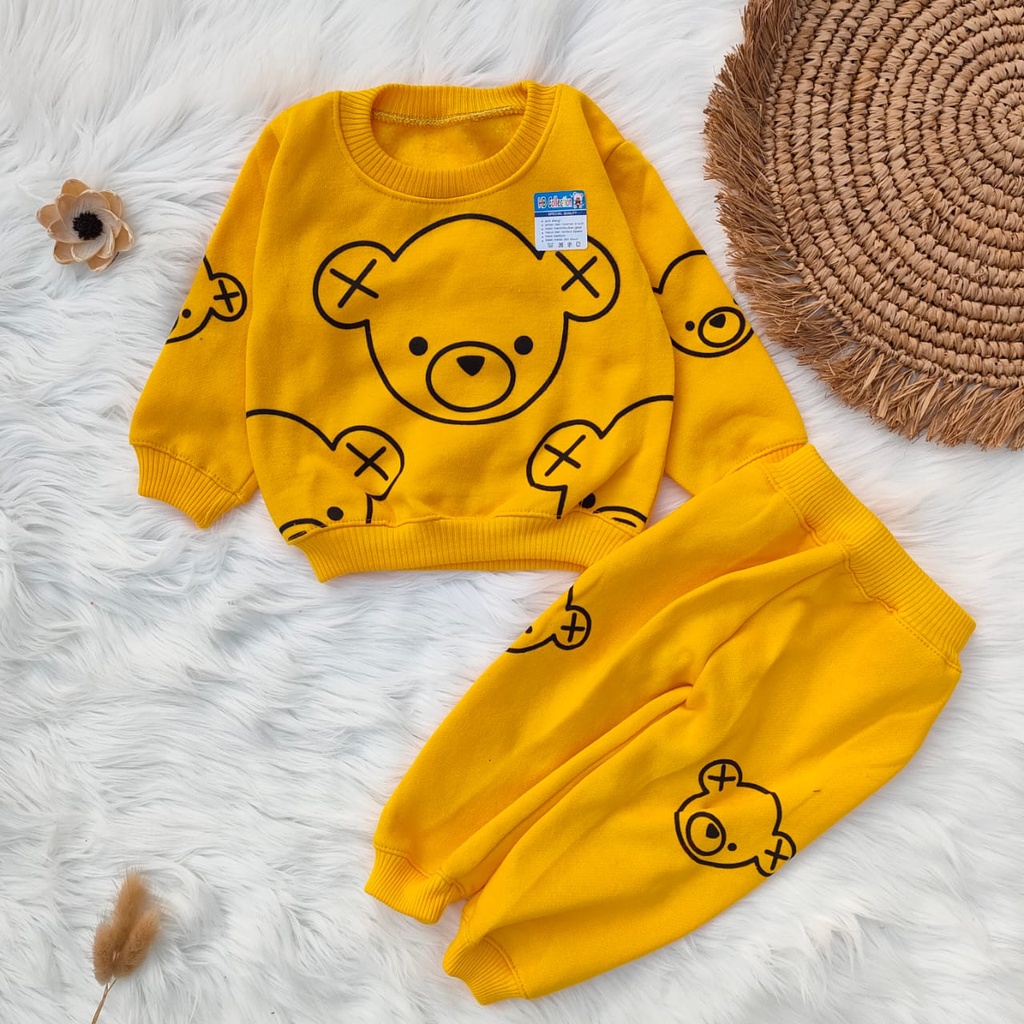 Setelan sweater bayi motif the bear 3-12 bulan / set pakaian bayi / baju hangat bayi