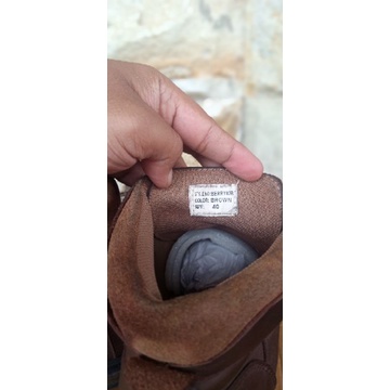 sepatu pria bekas