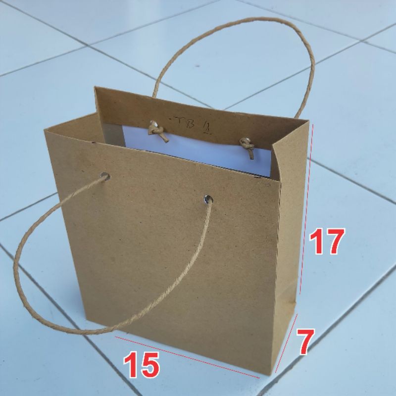 

Paperbag craft 150gram ukuran 15*7*17 Tas kertas, paperbag craft, paperbag sablon, paperbag polos