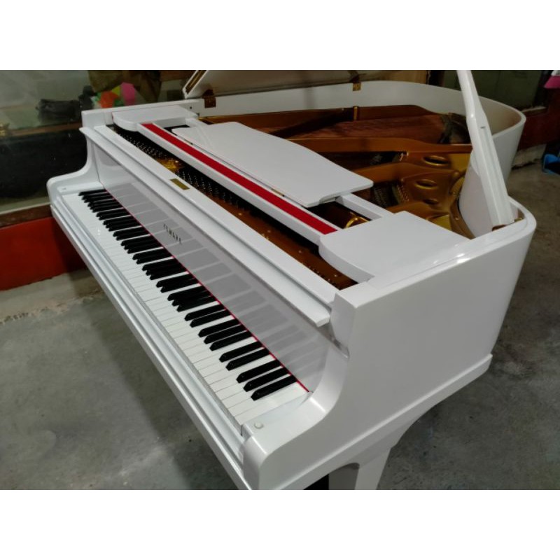 Piano Grand Yamaha G3 Putih