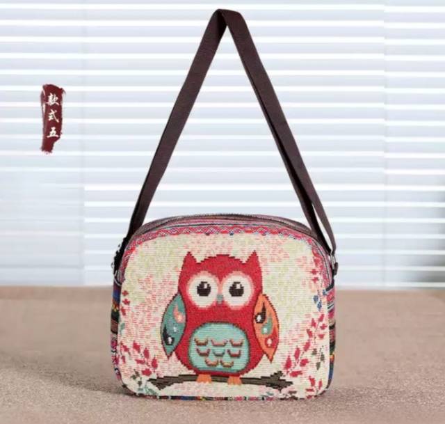 Tas selempang oval karakter owl dan elephant