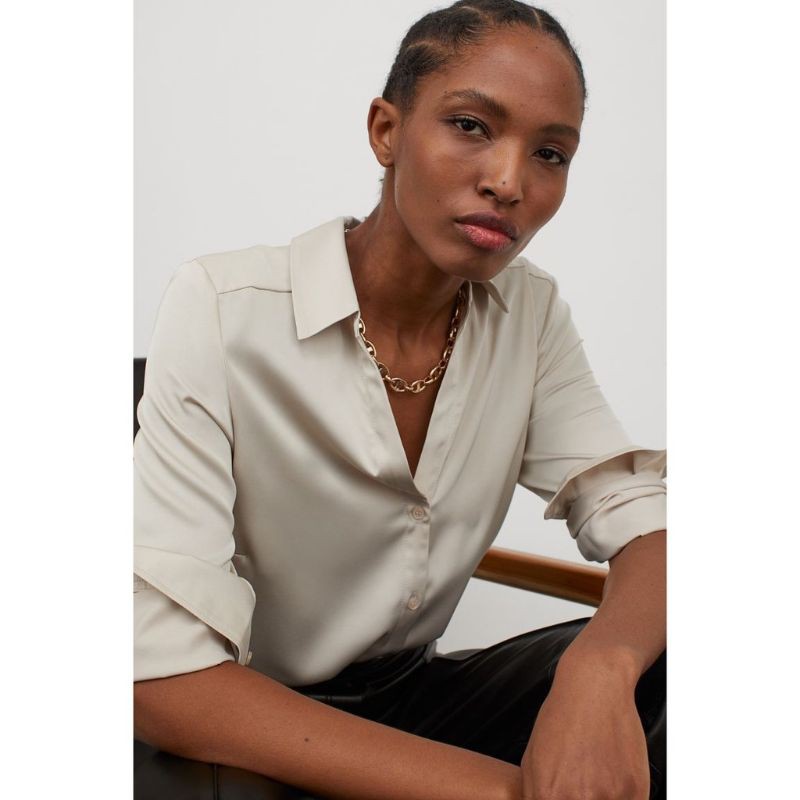 HM SATIN VNECK BLOUSE