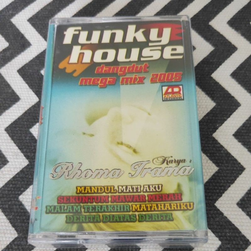 KASET PITA FINKY HOUSE DANGDUT MEGAMIX 2005