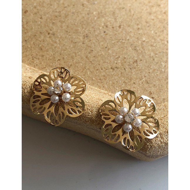 LRC Anting Tusuk Fashion Golden Pearl Flower Hollow Micro Inlay Zircon K51325