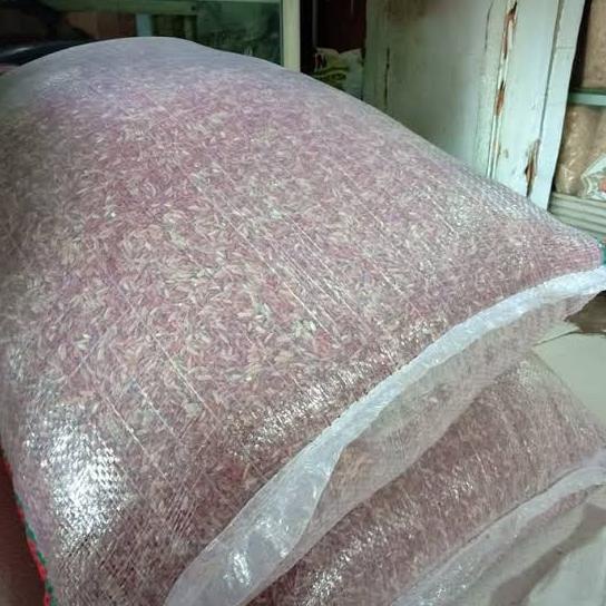 

BERAS MERAH UNTUK BURUNG AYAM KARUNGAN 25 kg