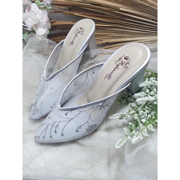 sepatu v johana bunga silver tinggi 7cm hak tahu