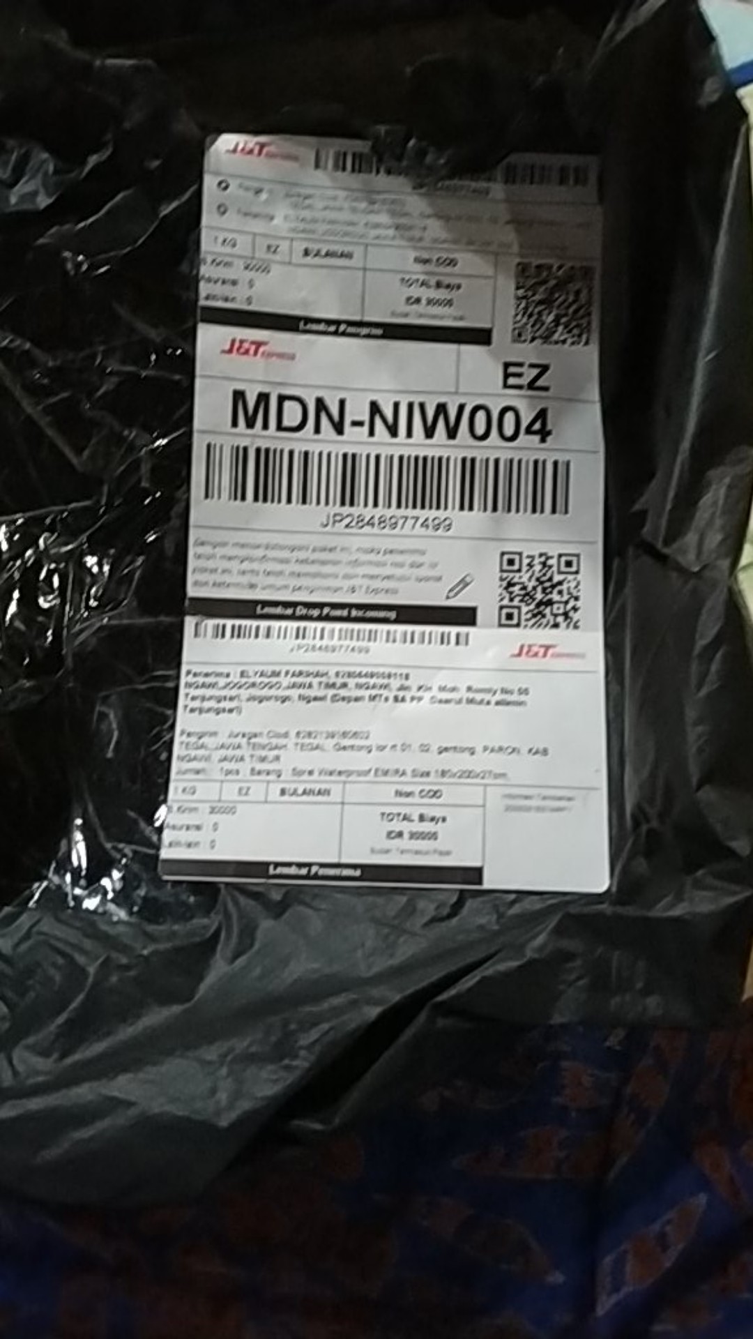 Sprei Waterproof Emira Size 180x200x27cm