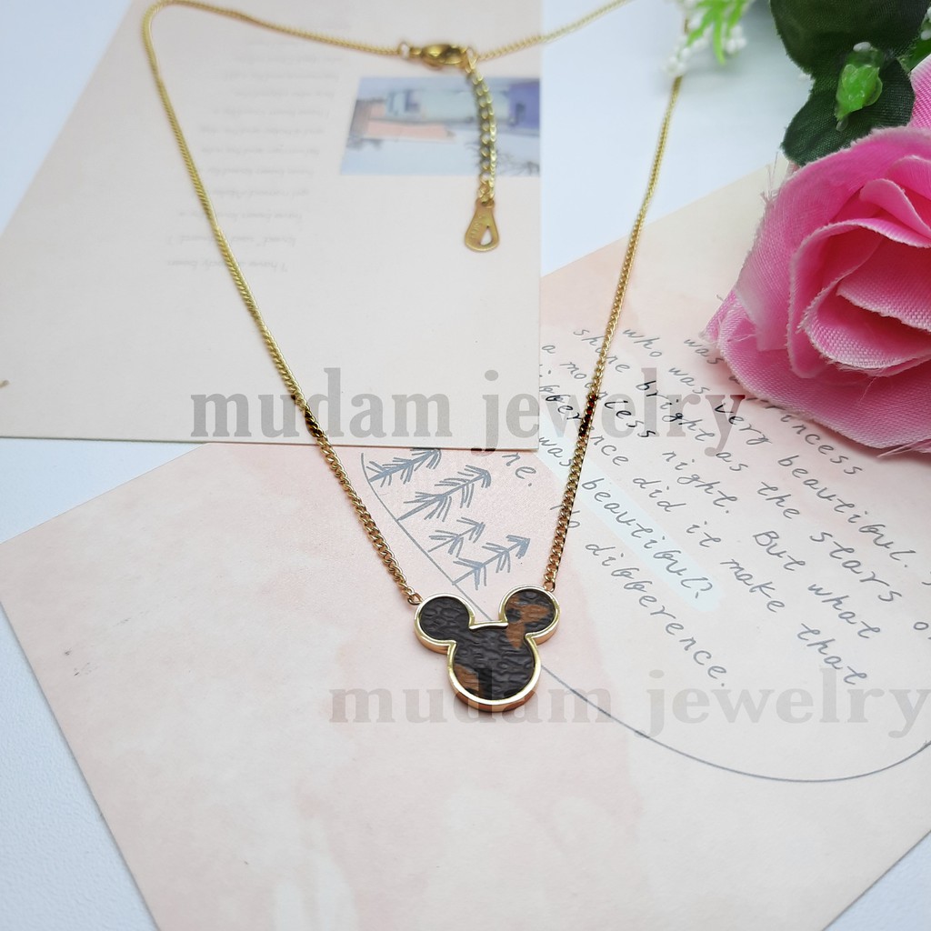 Kalung Titanium L* Kulit Model Mickey Tersedia Warna Rose gold dan Gold