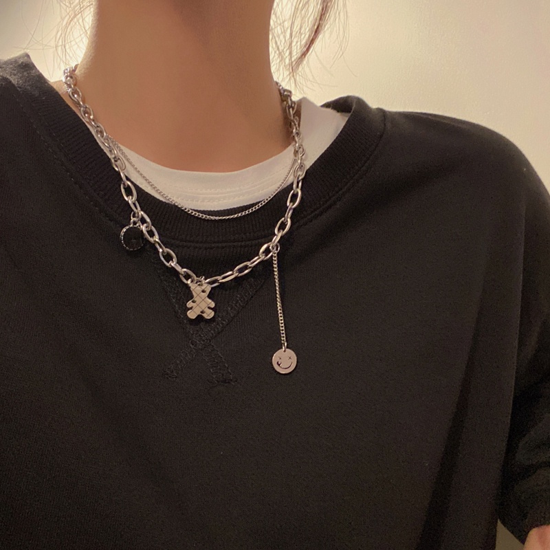 Kalung Rantai Klavikula Dengan Liontin Beruang Ganda Gaya Hip hop Untuk Wanita