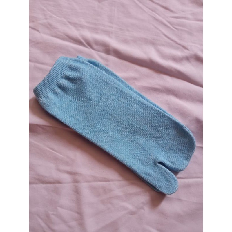 Kaos kaki pendek jempol semata kaki-Biru muda