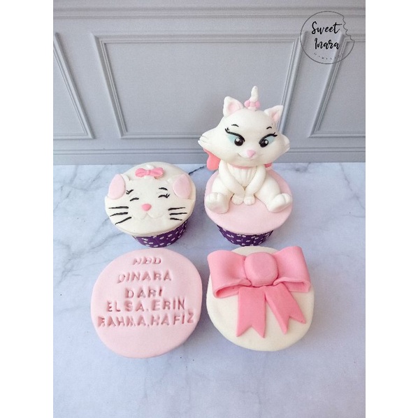 

Cupcake Ultah Marie Cat / Cupcake Kucing