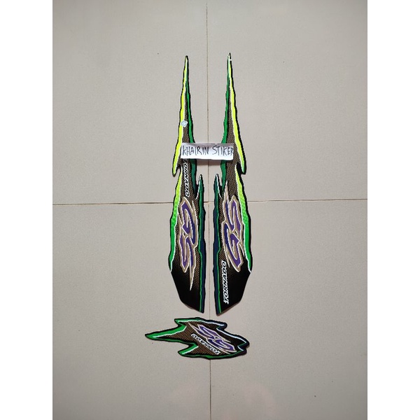 striping stiker tornado hitam hijau