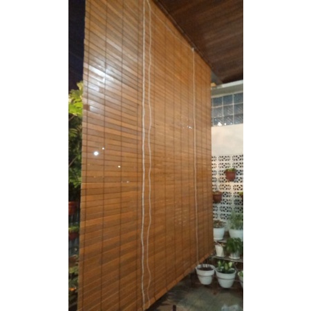krey tirai kayu polos dan motif outdoor
