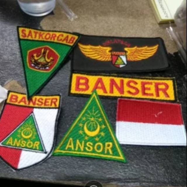 Atribut banser