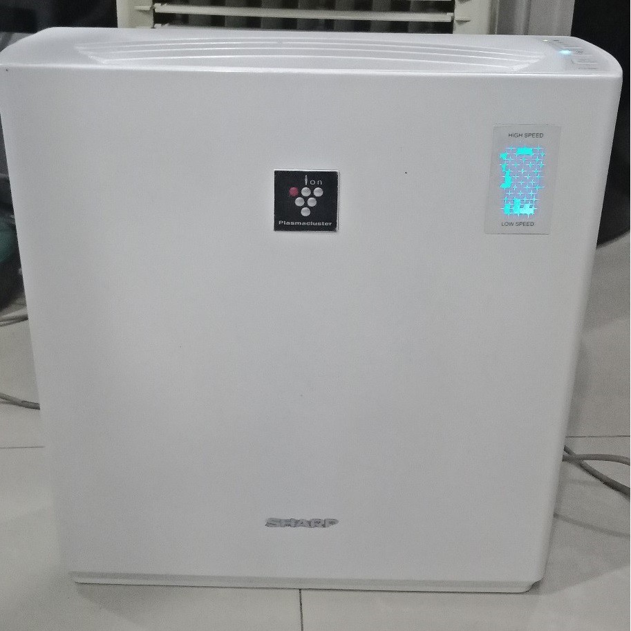 SHARP FU-A28Y-W Alat Pembersih Udara dan Ionizer Pembunuh Bakteri dan Virus