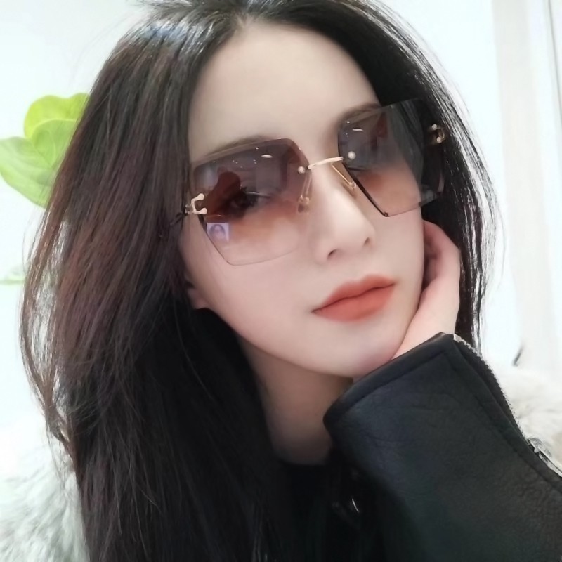 Kacamata Hitam Viral Oversized Bentuk Poligonal Bingkai Kotak Bahan Logam Untuk Wanita