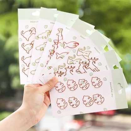 

8pcs Pembatas Buku Desain Hewan Peliharaan Lucu Bahan Metal Untuk Stationery Pelajar / Kantor