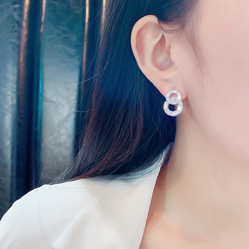 Anting Bulat Ganda Warna Silver Aksen Berlian Untuk Aksesoris Wanita