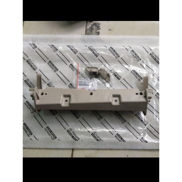 Bracket Laci Innova 2005-2014 Breket Tutup Laci Innova Lama Original