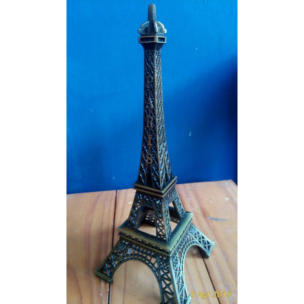 Miniatur Menara Eiffel
