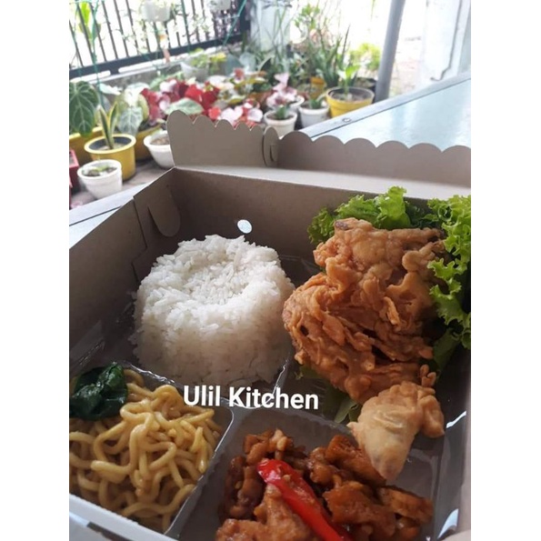 

Nasi campur ayam krispy