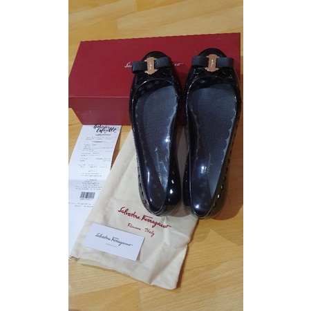 Salvator Ferragamo Jelly Flat Shoes Black Preloved/Good Condition 9/10 (AUTHENTIC ONLY)