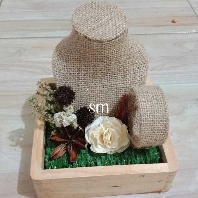 

AKSESORIS PERNIKAHAN TEMPAT MAHAR EMAS /KALUNG GELANG PERLENGKAPAN PESTA CRAFT