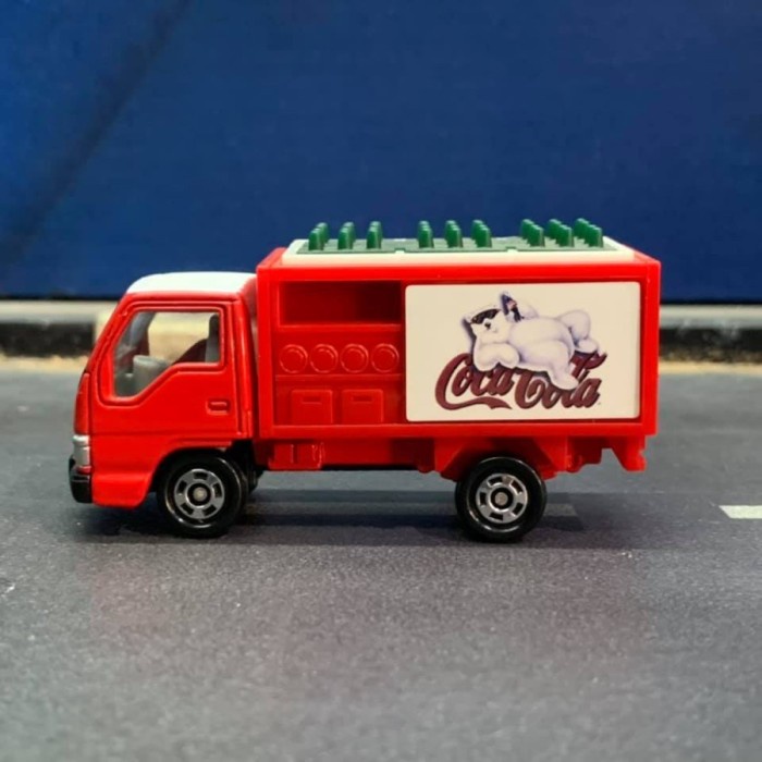 Tomica Kuji 8 Coca Cola Art Collection Route Truck Polar Bear China