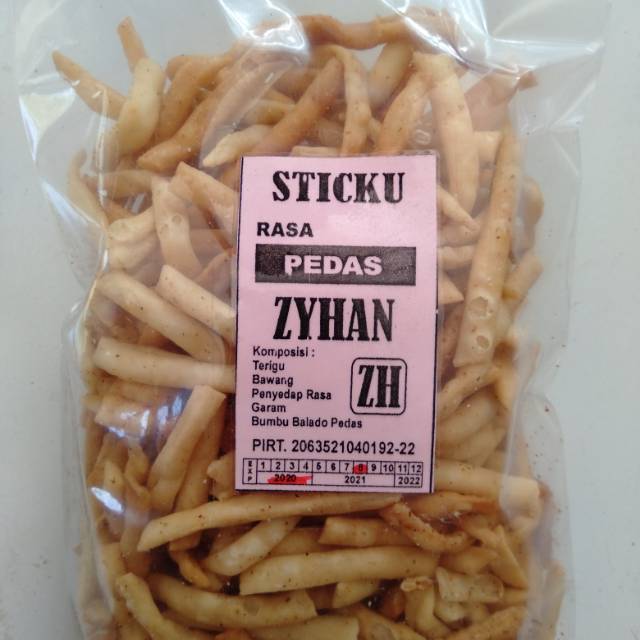 

Camilan stick pedas