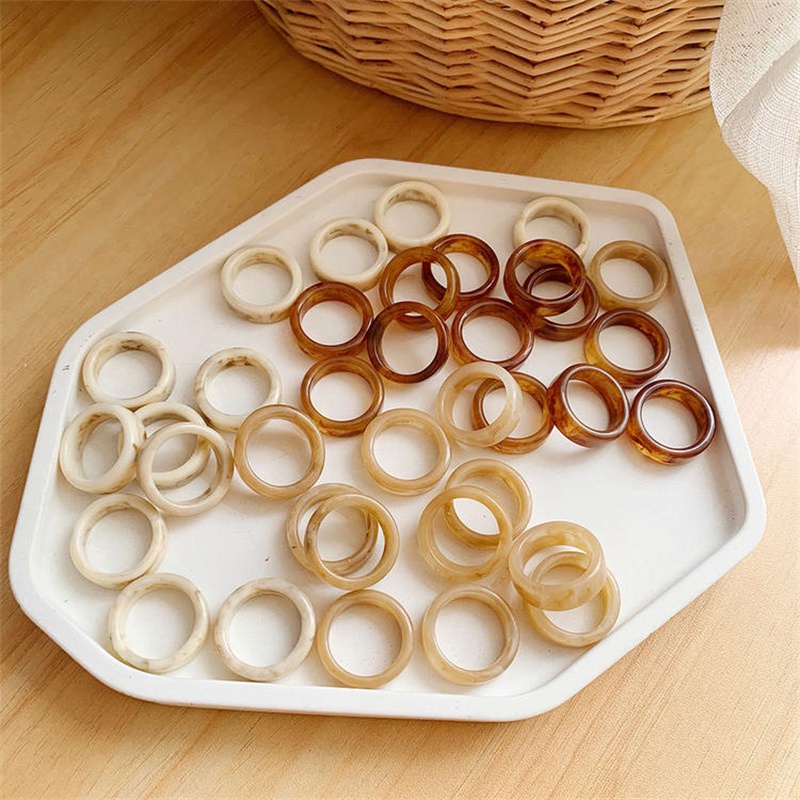 Cincin Minimalis Bahan resin Warna Kontras Untuk Wanita