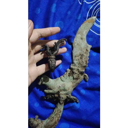 cincin dan kujang  temuan langka majapahit motif burung perunggu besar