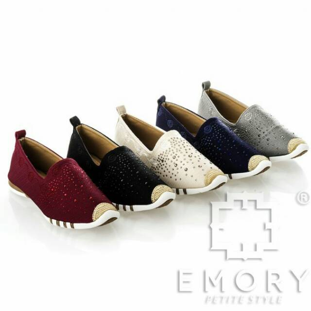 Sepatu emory
