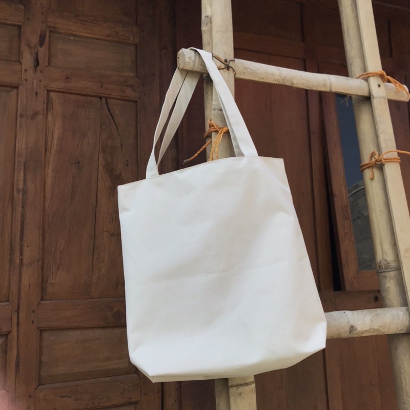 Totebag polos cream muda dan hitam