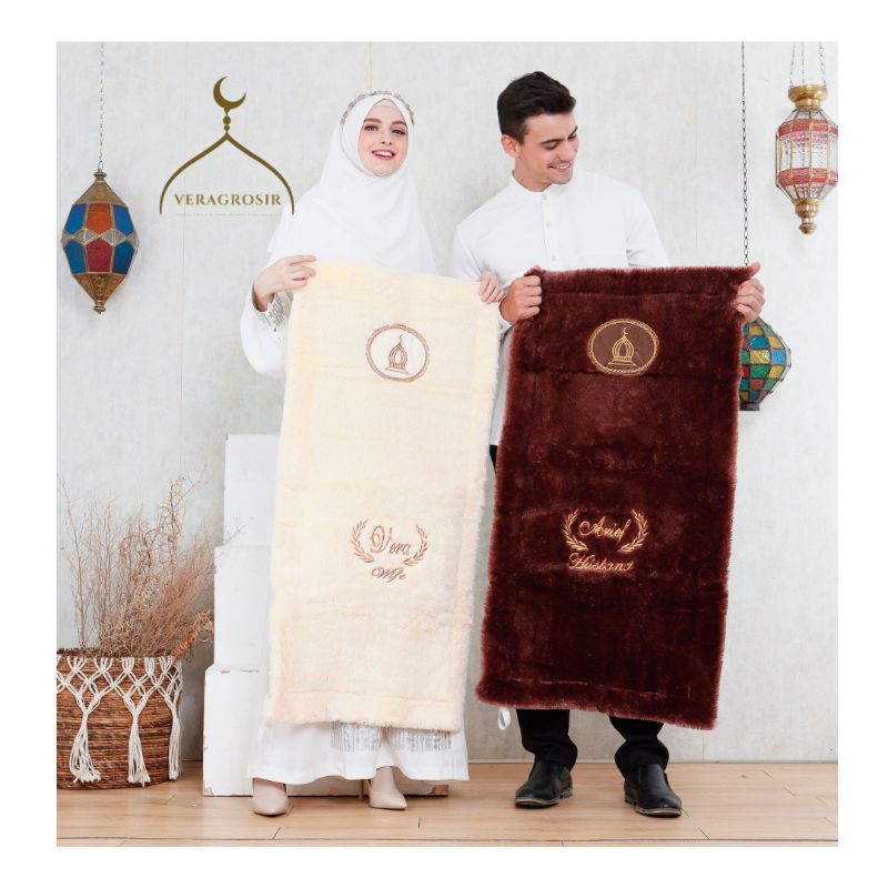 SAJADAH BULU RASFUR TRAVEL COUPLE BORDIR SAJADAH TURKI TIPIS EMPUK LEMBUT PAKET SESERAHAN BOX